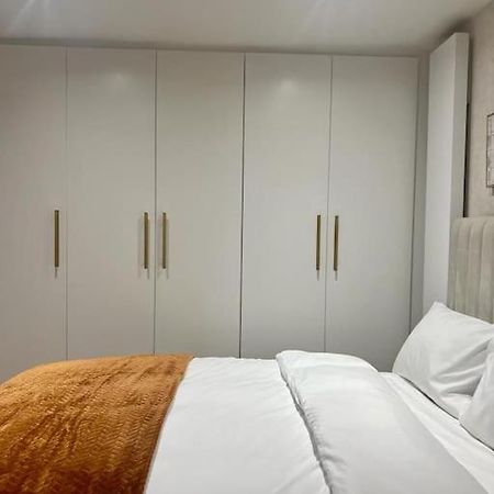 New Flat In Holland Park Appartement Londen Buitenkant foto