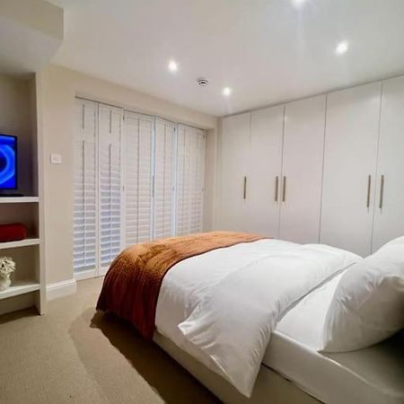 New Flat In Holland Park Appartement Londen Buitenkant foto
