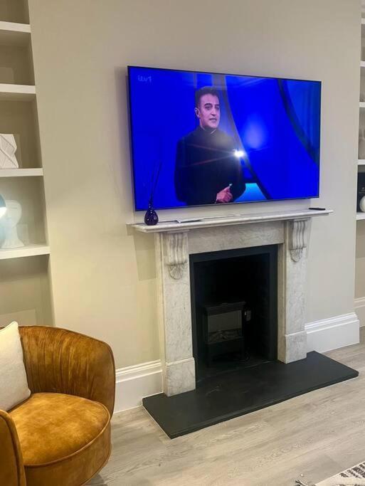New Flat In Holland Park Appartement Londen Buitenkant foto