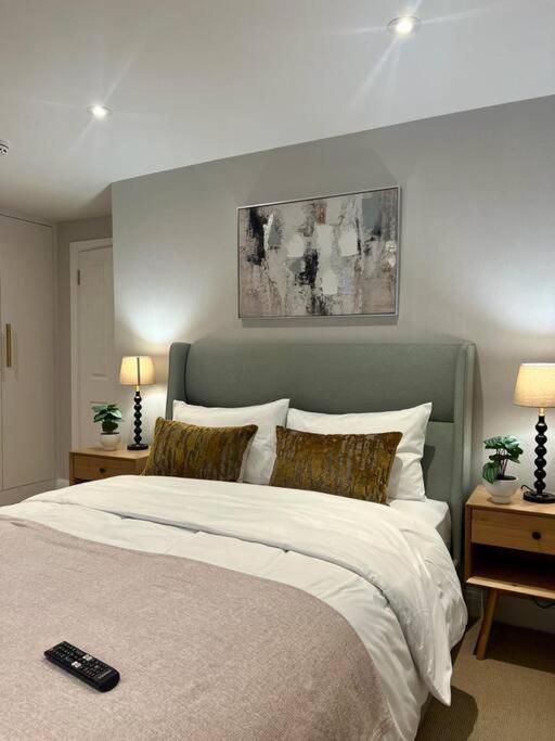 New Flat In Holland Park Appartement Londen Buitenkant foto